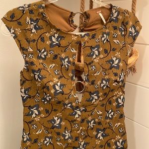 The details on this dress !!!